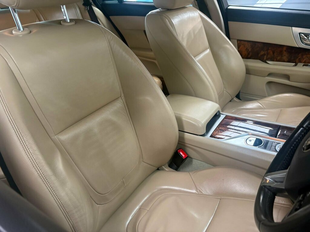 Jaguar XF Portfolio Black #46