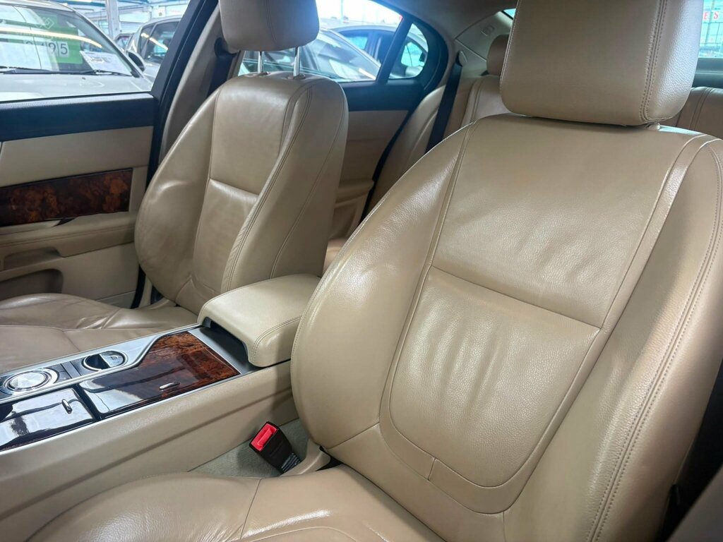 Jaguar XF Portfolio Black #81
