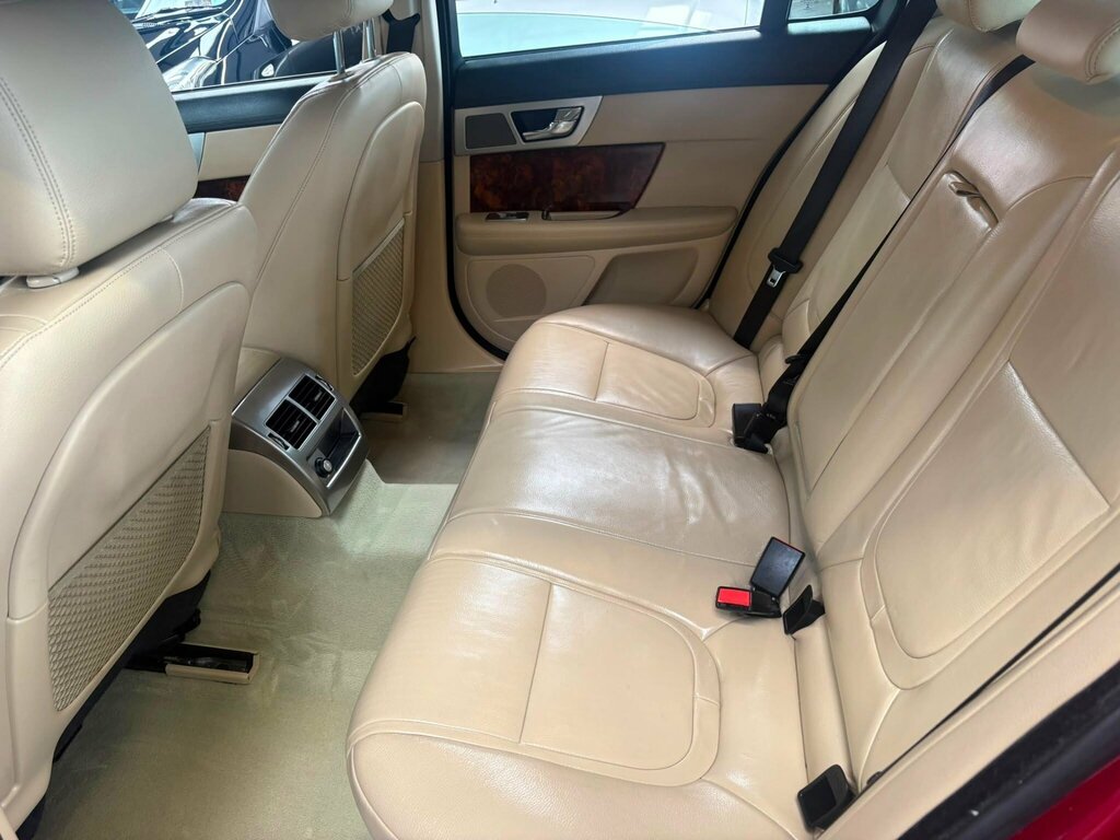 Jaguar XF Portfolio Black #51