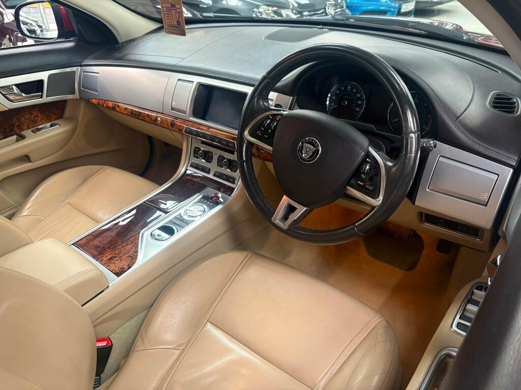 Jaguar XF Portfolio Black #40