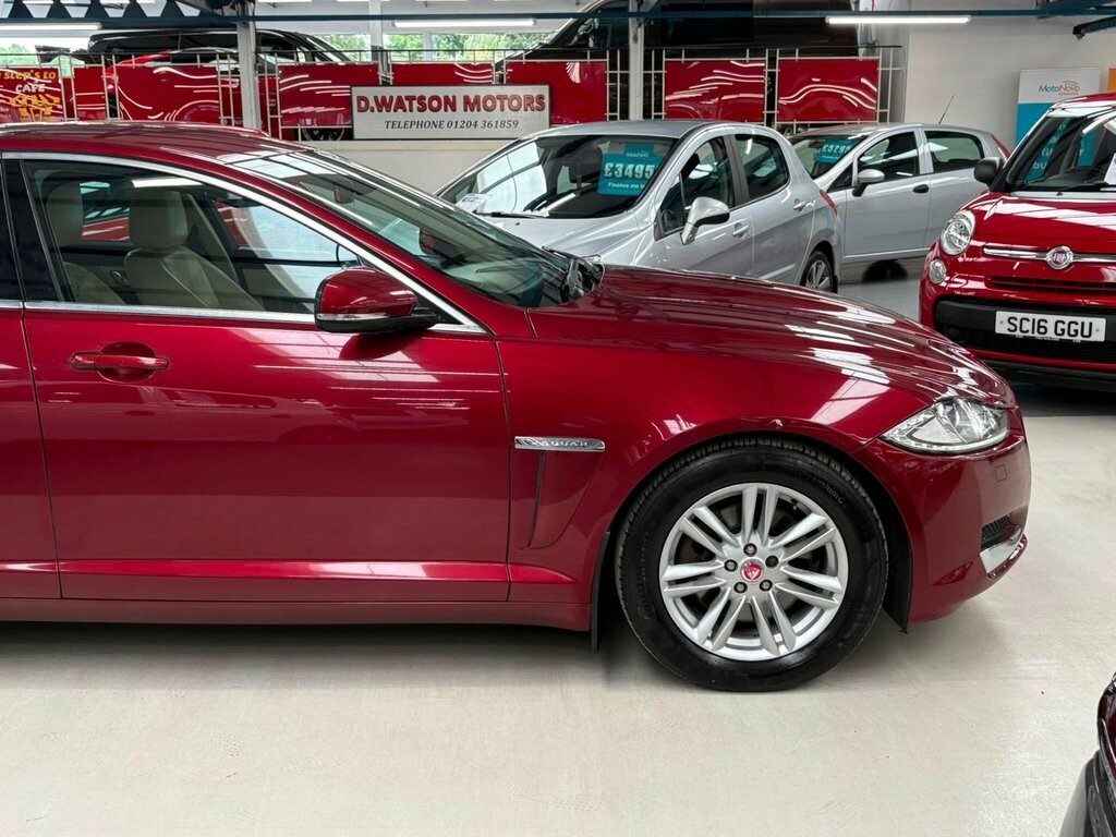 Jaguar XF Portfolio Black #32