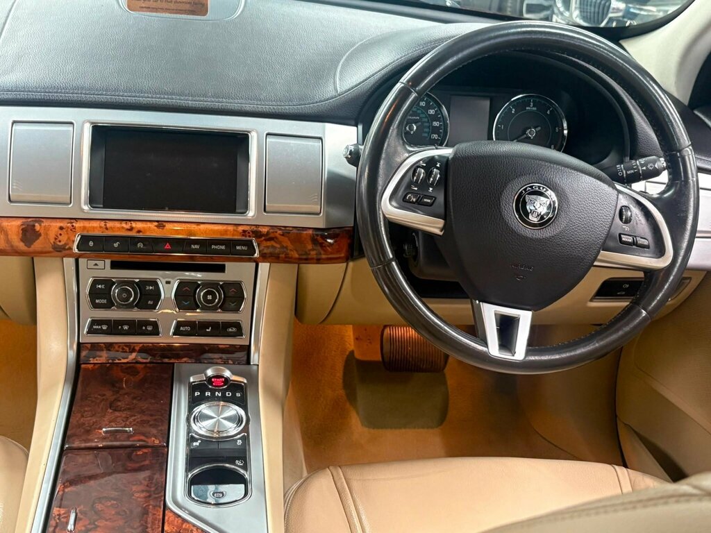 Jaguar XF Portfolio Black #79