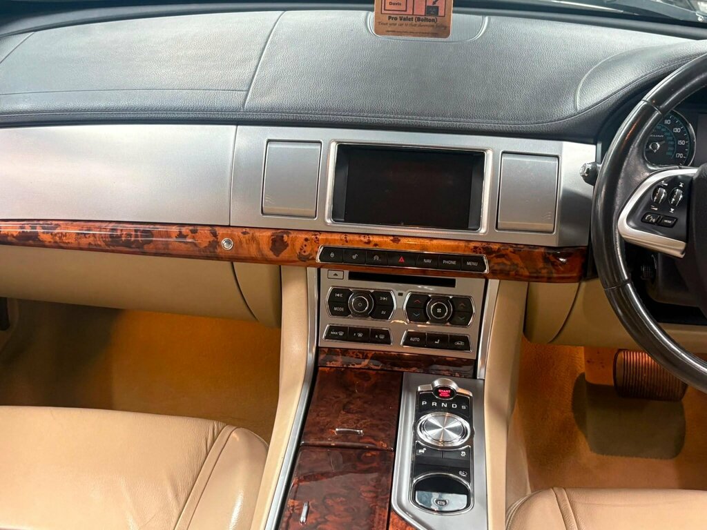 Jaguar XF Portfolio Black #89