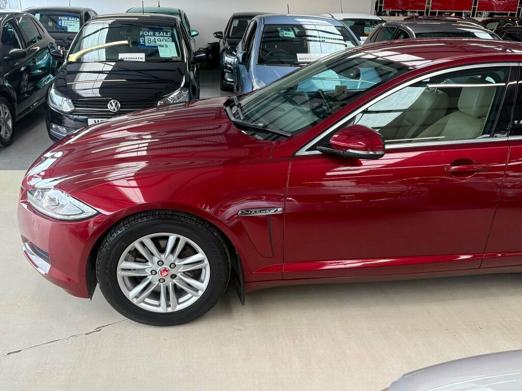 Jaguar XF Portfolio Black #25