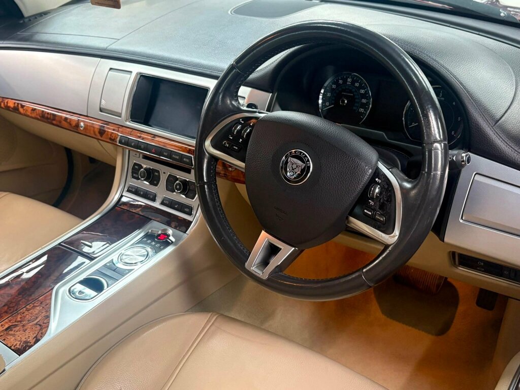 Jaguar XF Portfolio Black #78
