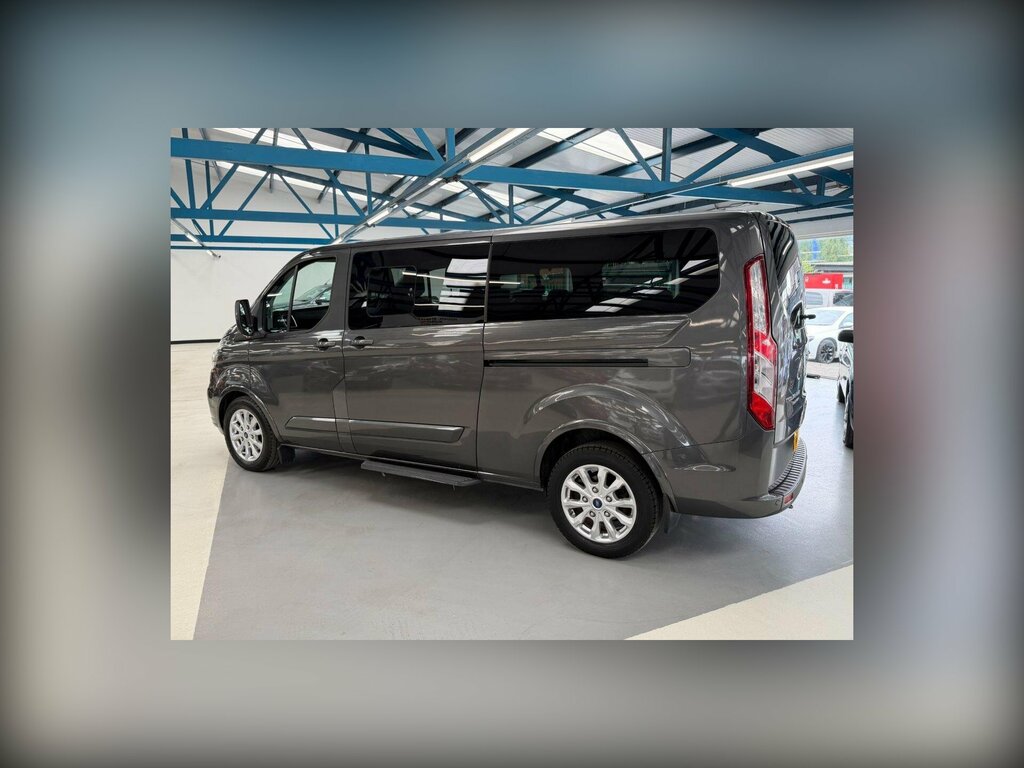 Ford Tourneo Custom 2.0 320 Ecoblue Titanium Minibus Double Cab Di Grey #3