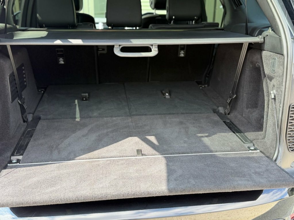 Land Rover Discovery Dynamic Hse Red #24