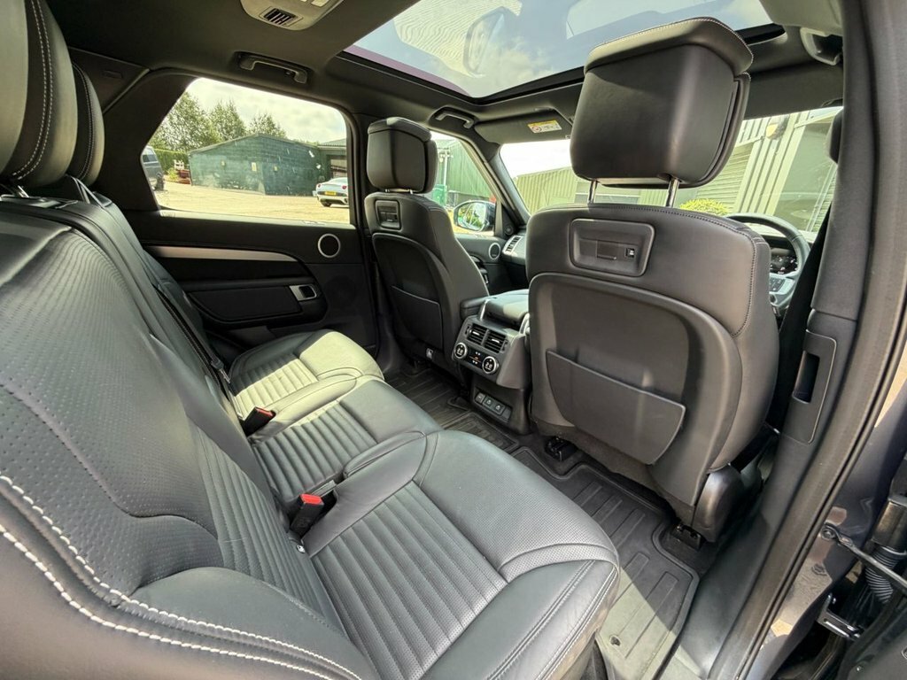 Land Rover Discovery Dynamic Hse Red #35