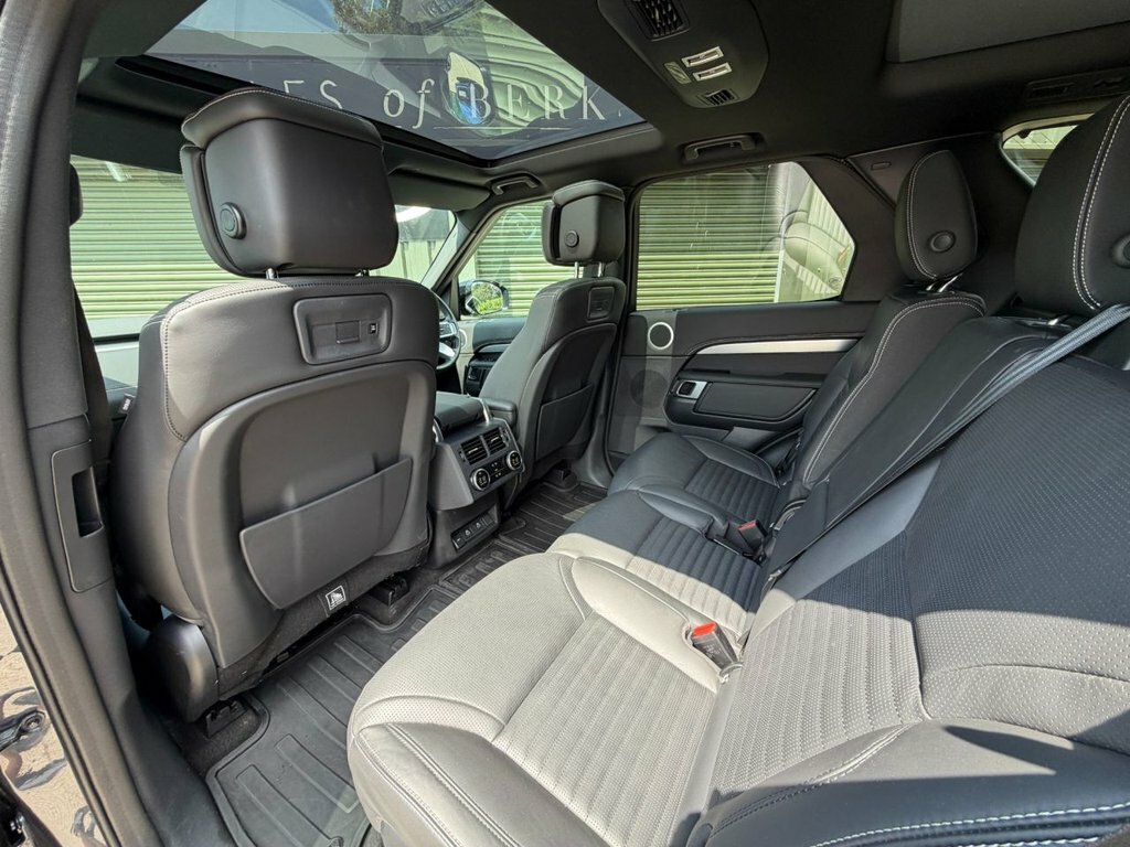 Land Rover Discovery Dynamic Hse Red #32