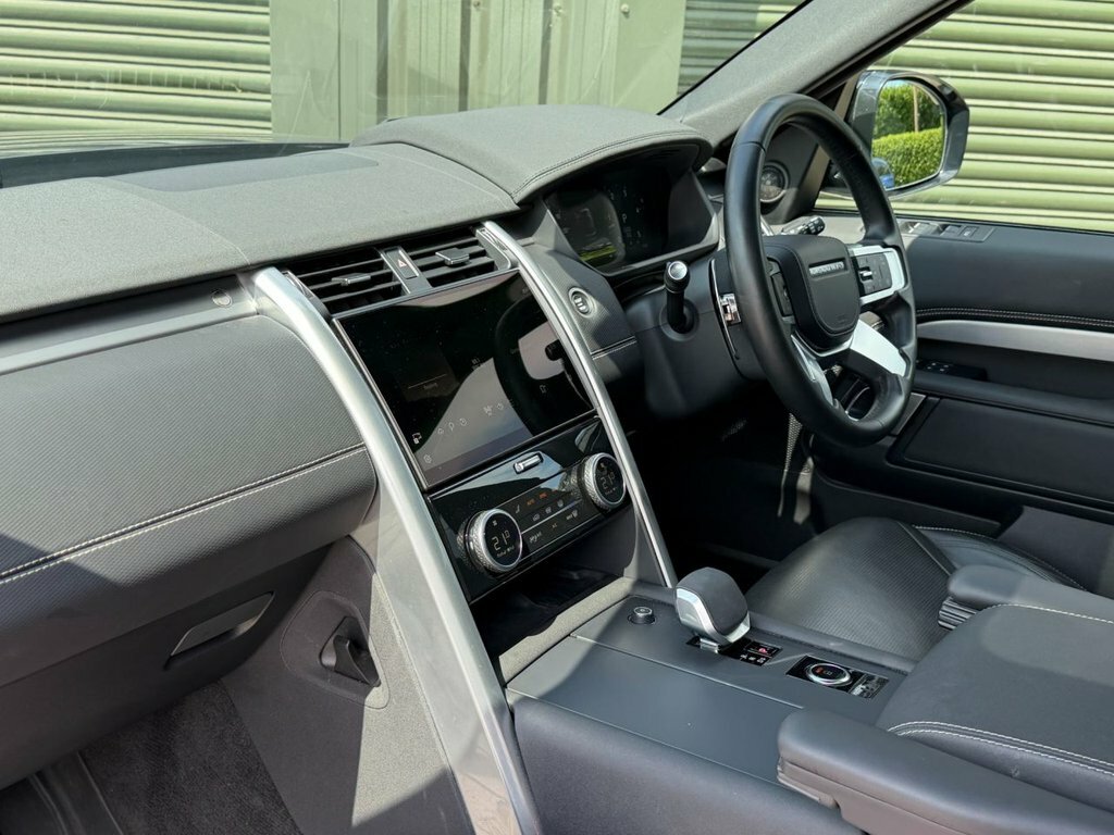 Land Rover Discovery Dynamic Hse Red #31