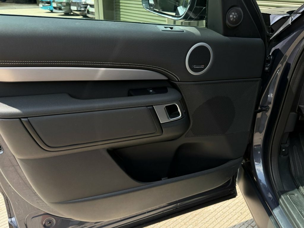 Land Rover Discovery Dynamic Hse Red #29
