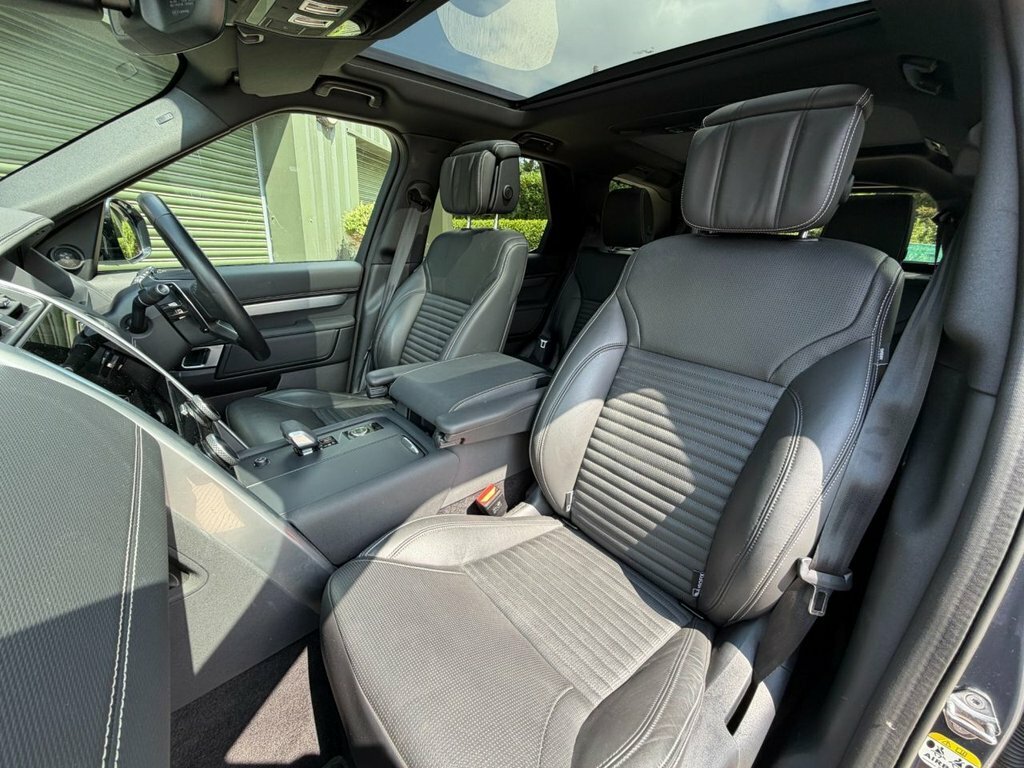 Land Rover Discovery Dynamic Hse Red #2