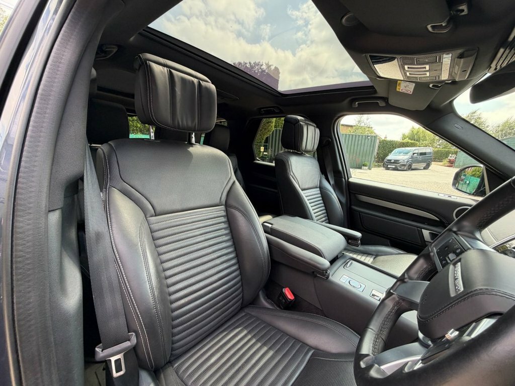 Land Rover Discovery Dynamic Hse Red #36
