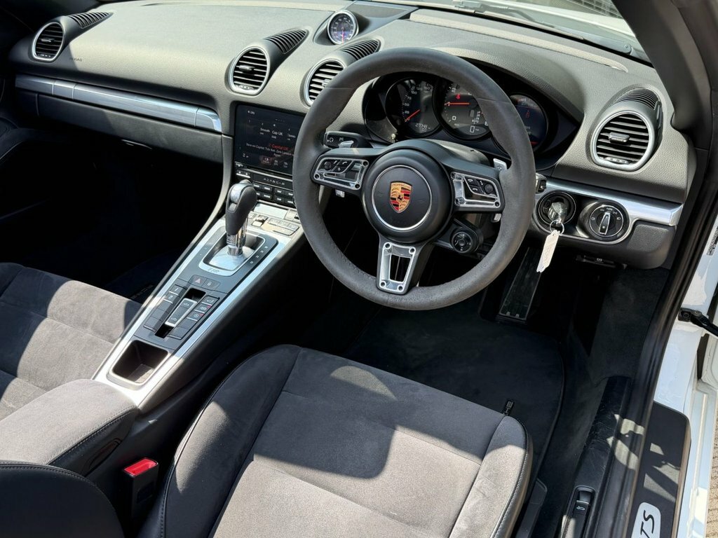 Porsche 718 Boxster 2.0 Pdk White #26