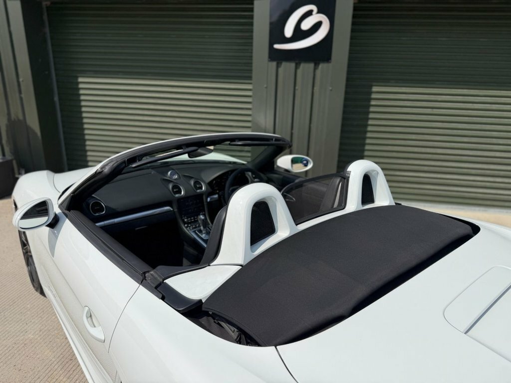 Porsche 718 Boxster 2.0 Pdk White #19