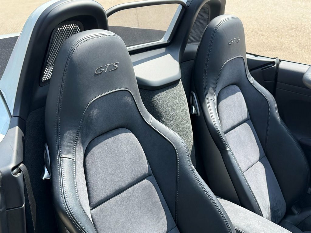 Porsche 718 Boxster 2.0 Pdk White #28