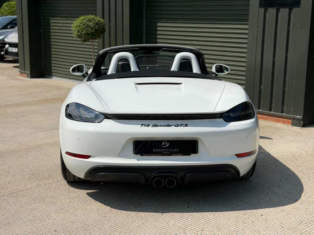 Porsche 718 Boxster 2.0 Pdk White #17
