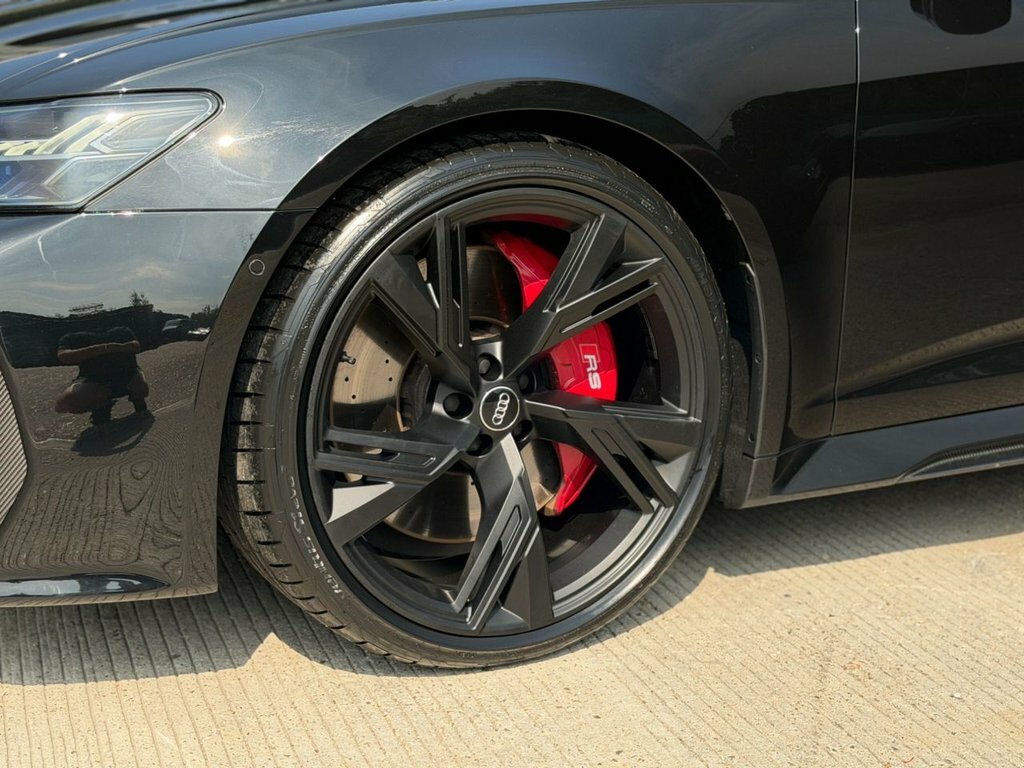 Audi RS6 Avant 4L Carbon Black Black #6