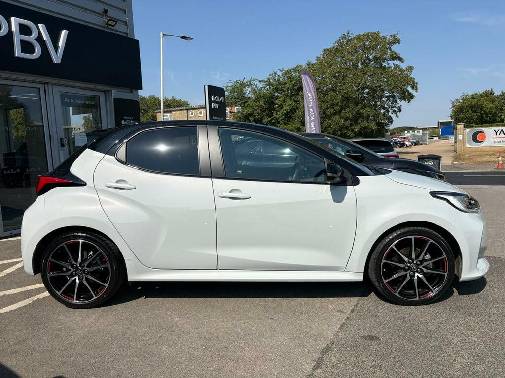 Toyota Yaris 1.5 Vvt-h Gr Sport Hatchback Hybrid E-c DU23KYM Grey #2
