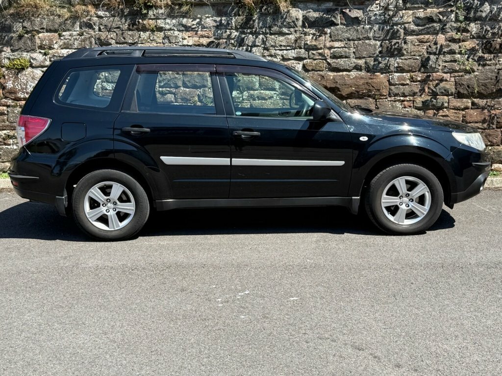 Subaru Forester 2L X Black #4