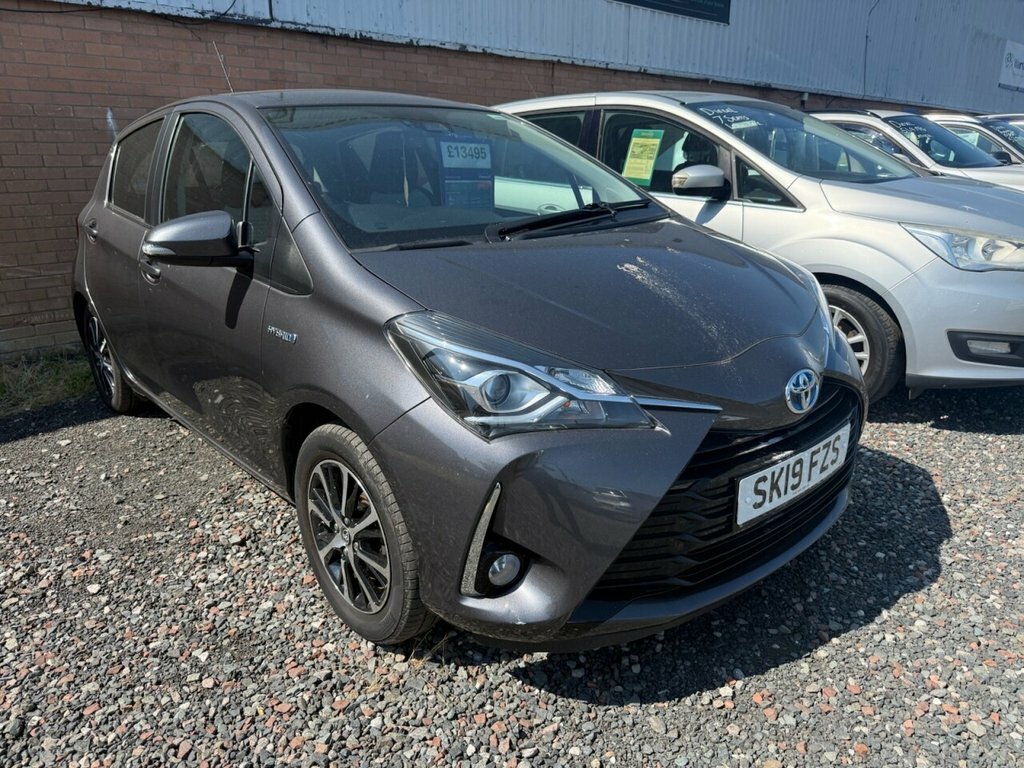 Toyota Yaris 1.5 Vvt-i Icon Euro 6 White #3