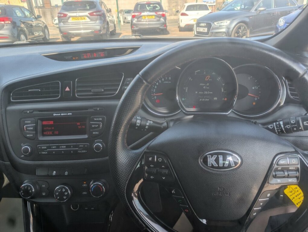 Kia Ceed Hatchback Black #5