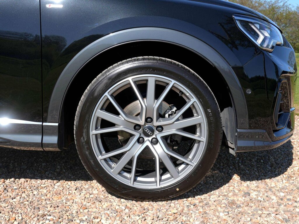 Audi Q3 1.5 Q3 Vorsprung 35 Tfsi RA19DFF Black #5