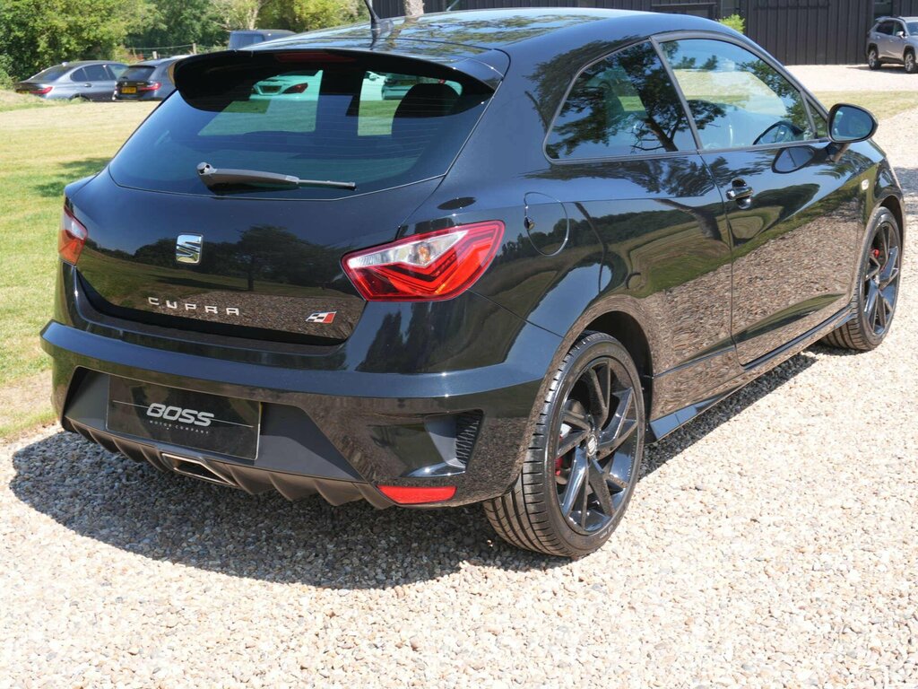 Seat Ibiza 1.8 Tsi Cupra Black Sport Coupe Black #4