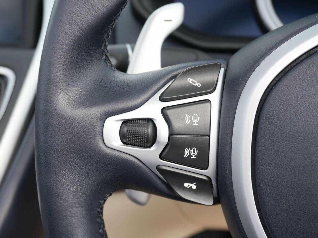 Aston Martin DB11 V8 Touchtronic Silver #27