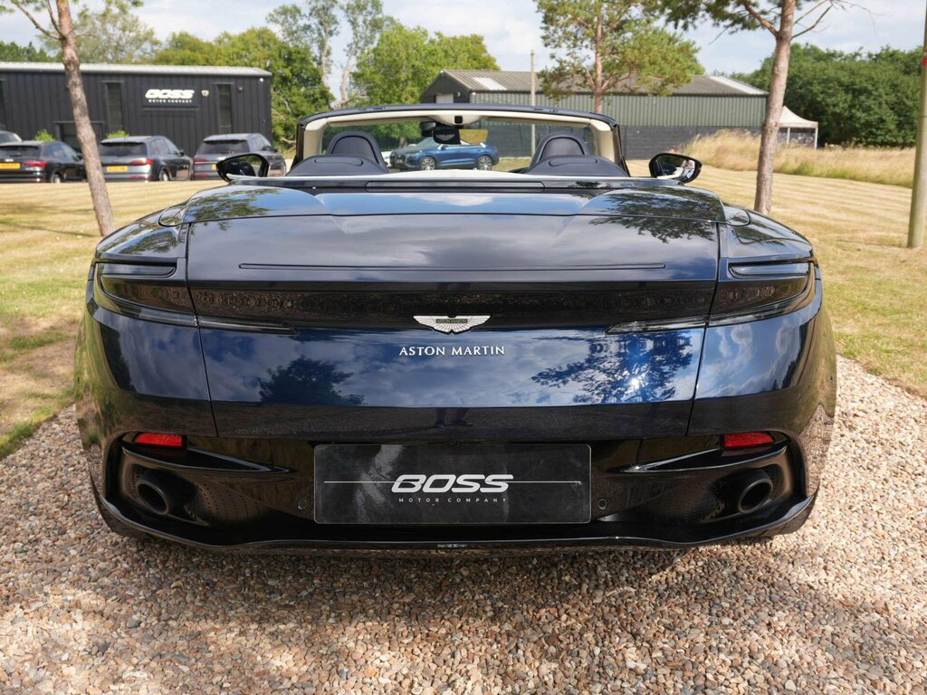 Aston Martin DB11 V8 Touchtronic Silver #8