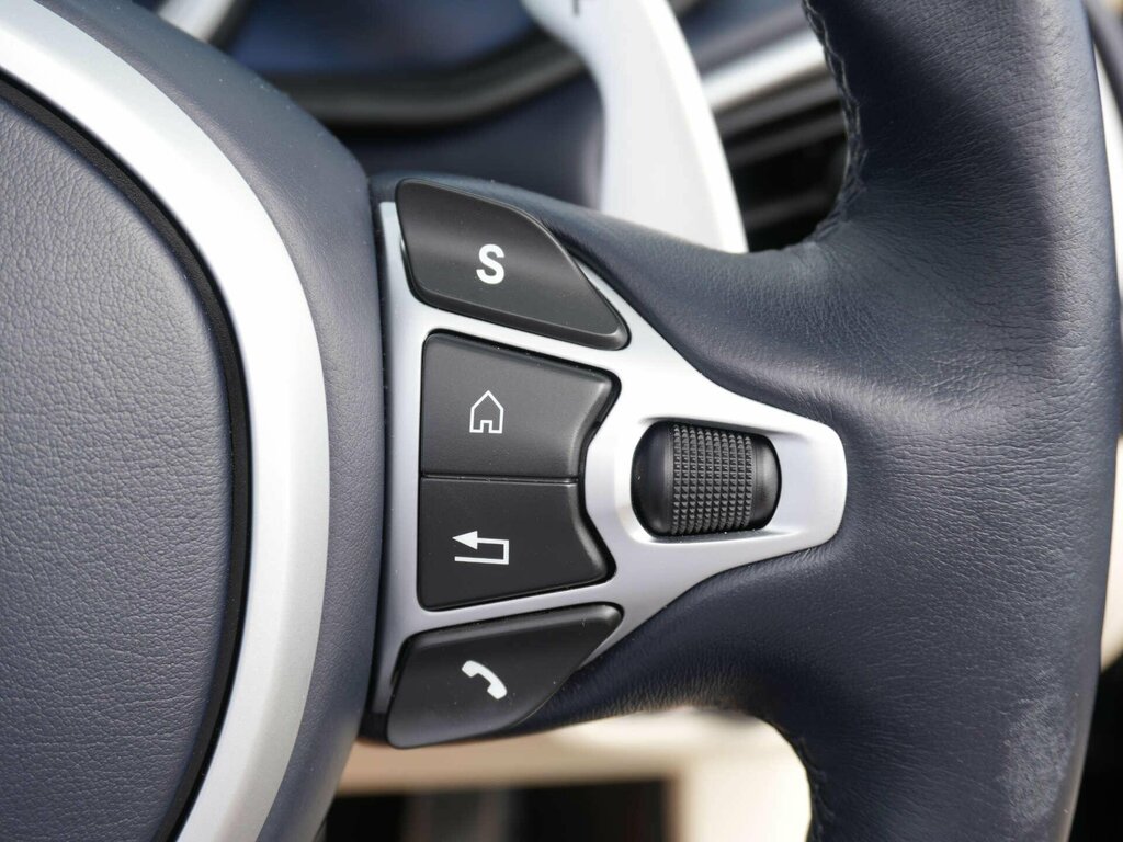 Aston Martin DB11 V8 Touchtronic Silver #28