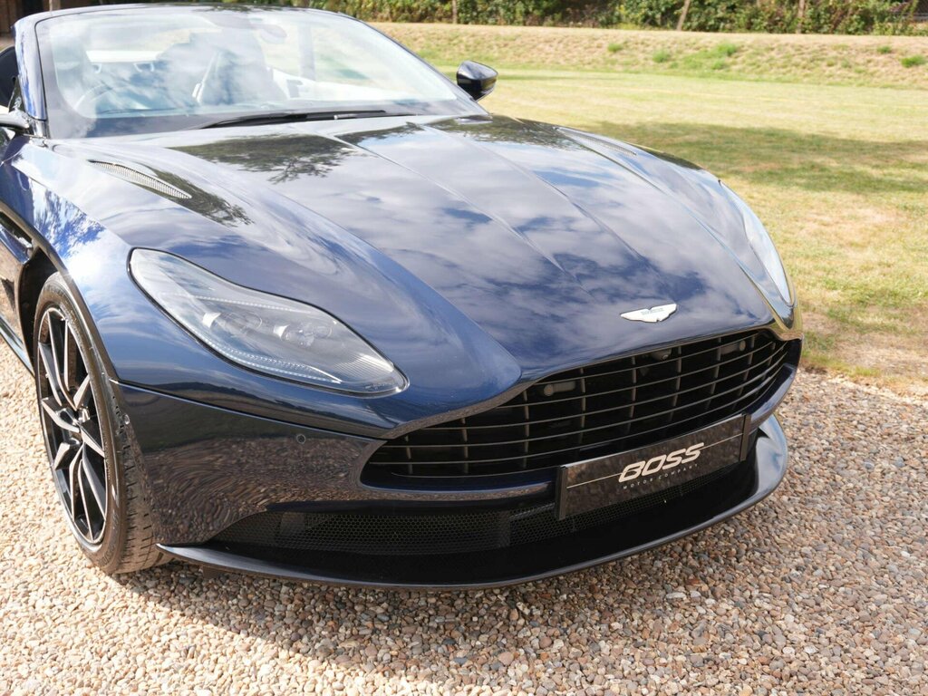 Aston Martin DB11 V8 Touchtronic Silver #10