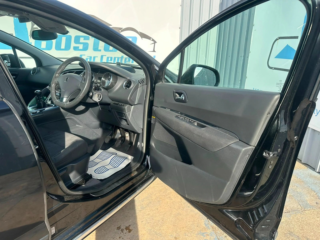 Peugeot 3008 1.6 E-hdi Active 115 Bhp Grey #1