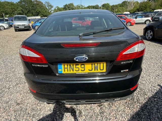 Ford Mondeo Hatchback Black #8