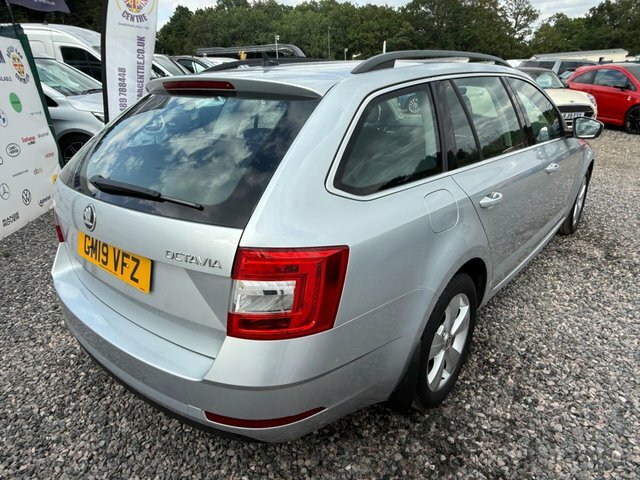 Skoda Octavia 1.6 Tdi Se Technology Estate Dsg Euro 6 GM19VFZ Silver #4