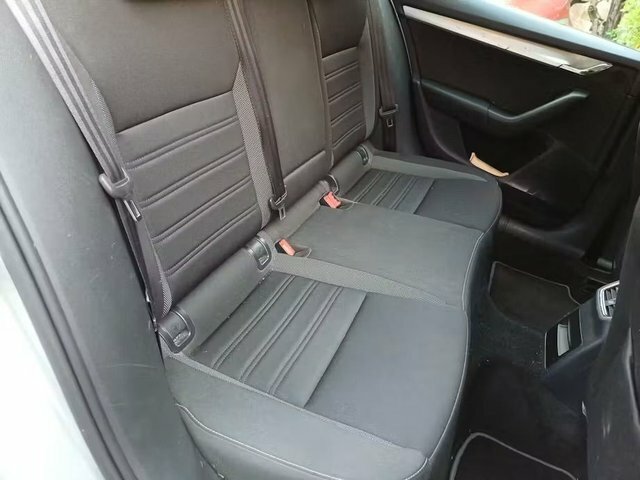 Skoda Octavia 1.6 Tdi Se Technology Estate Dsg Euro 6 Silver #6