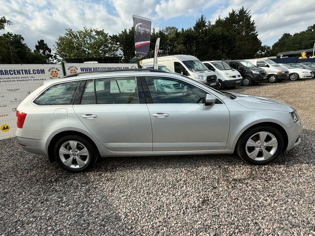 Skoda Octavia 1.6 Tdi Se Technology Estate Dsg Euro 6 GM19VFZ Silver #3