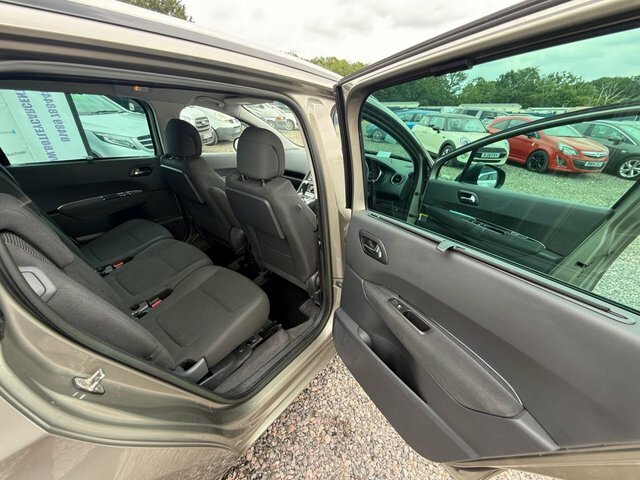 Peugeot 5008 Active Black #19