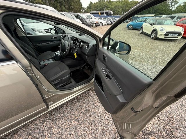 Peugeot 5008 Active Black #21