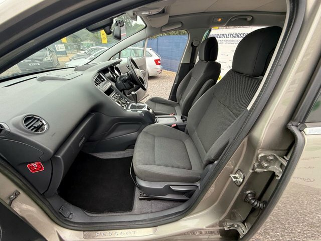 Peugeot 5008 Active Black #16