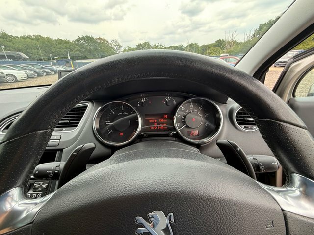 Peugeot 5008 Active Black #25