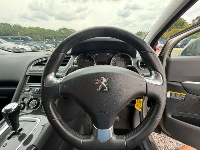 Peugeot 5008 Active Black #24