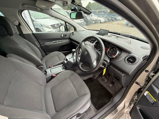 Peugeot 5008 Active Black #27