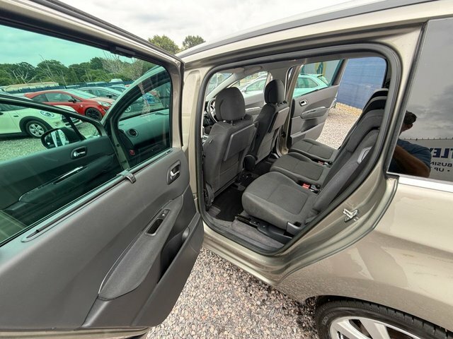 Peugeot 5008 Active Black #15