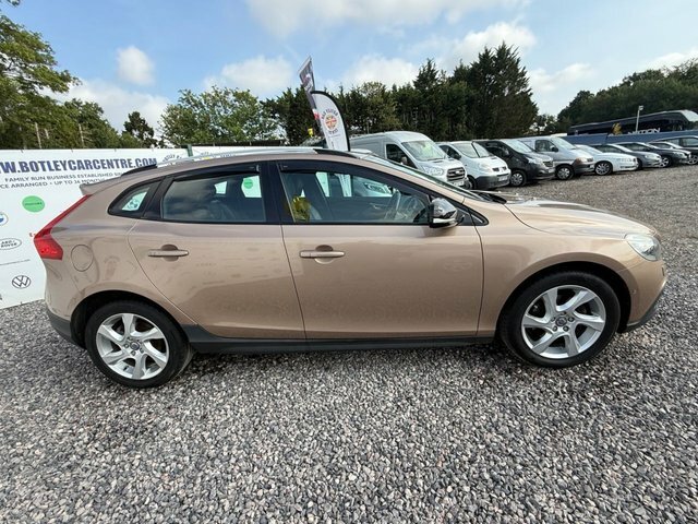 Volvo V40 Cross Country 1.6 T4 Lux Nav Hatchback Powershift Eur Brown #3