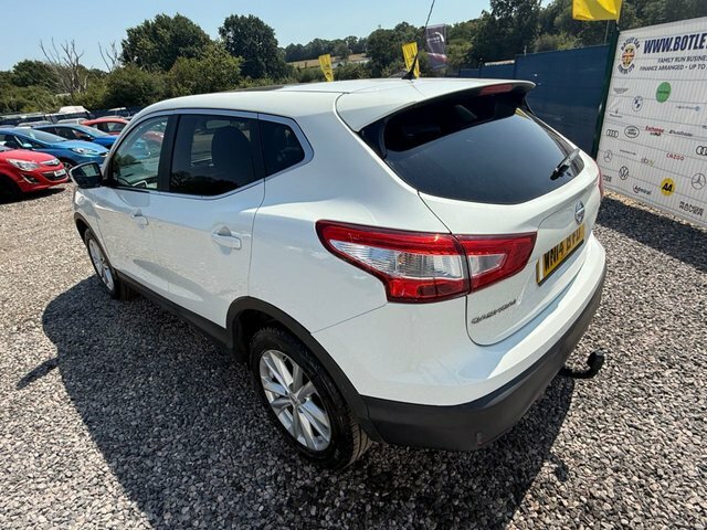 Nissan Qashqai 1.2 Dig-t Acenta Premium Suv 2Wd White #5