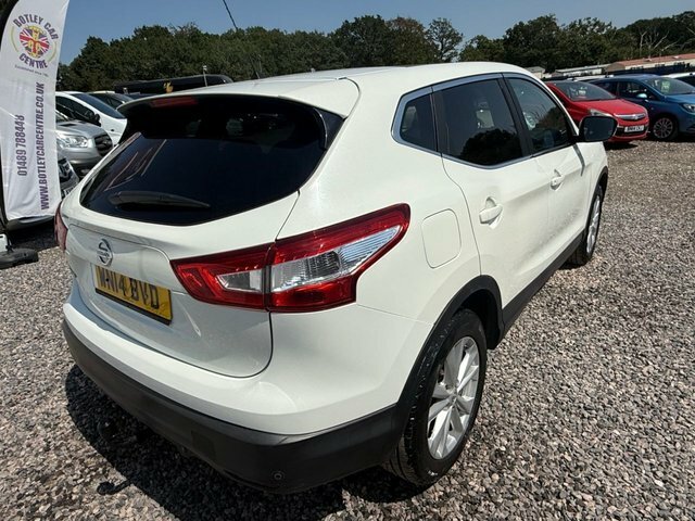 Nissan Qashqai 1.2 Dig-t Acenta Premium Suv 2Wd White #4