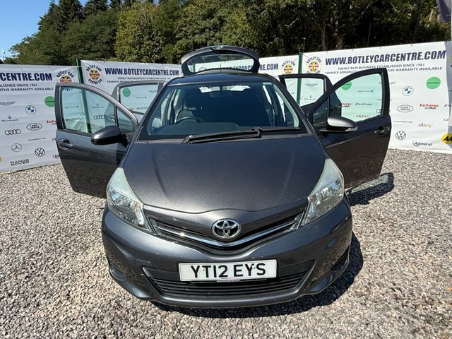 Toyota Yaris Black #11