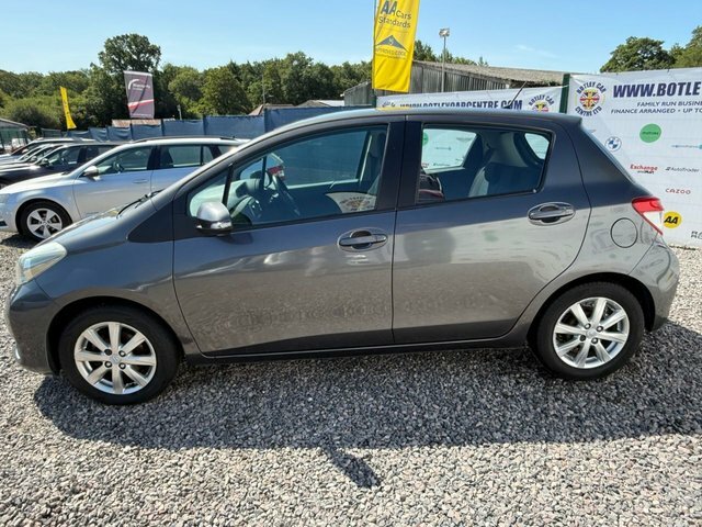 Toyota Yaris Black #8