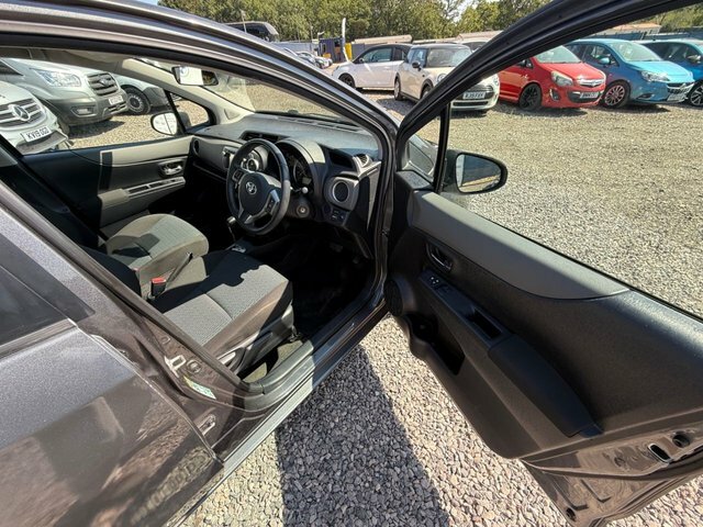 Toyota Yaris Black #20